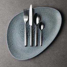 Churchill Studio Prints Raku Triangular Plates Topaz Blue 200mm alternative