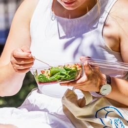 Vegware 32oz PLA Hinged Deli Container - VHD-32 alternative