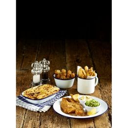 Enamel Wide Rim Plate White &amp; Blue 24cm alternative