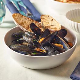 GenWare Porcelain Flat Curved Bowl 20.5cm/ 8" alternative