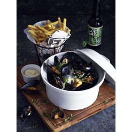 Greaseproof Paper Bags White Newspaper Print 17.5 x 17.5cm alternative